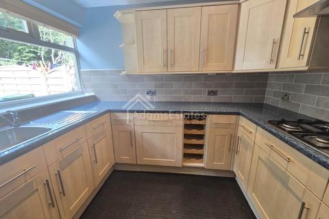 3 bedroom townhouse for sale, Clough Drive, Batley