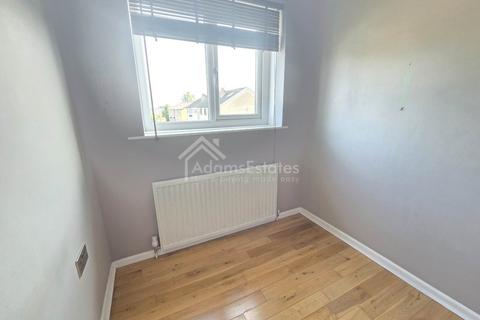 3 bedroom townhouse for sale, Clough Drive, Batley