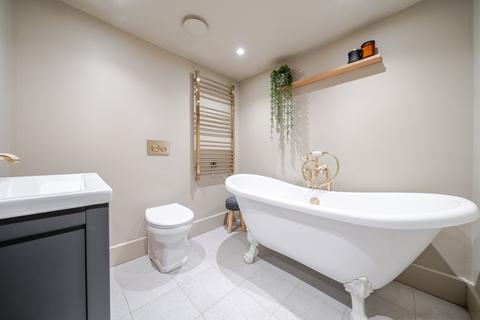 3 bedroom maisonette to rent, Henrietta Street, Bath