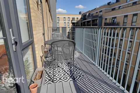 2 bedroom flat for sale, Roden Street, Ilford