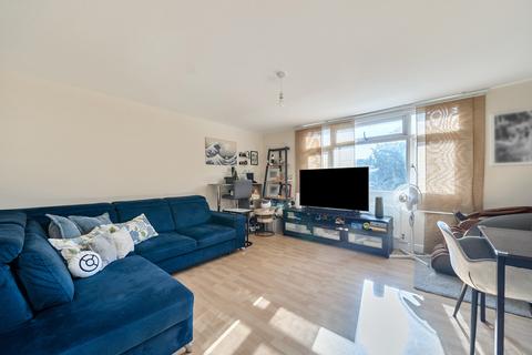 undefined, Worcester Close, Farnborough, Hampshire, GU14