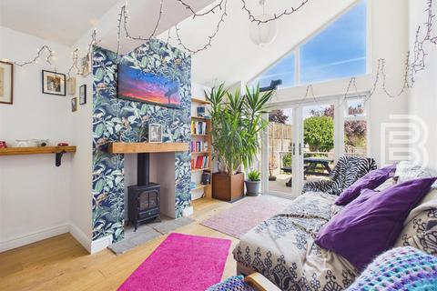2 bedroom semi-detached bungalow for sale, Brackendale Drive, Rugby CV23