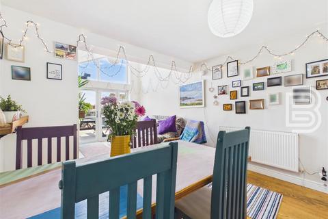 2 bedroom semi-detached bungalow for sale, Brackendale Drive, Rugby CV23
