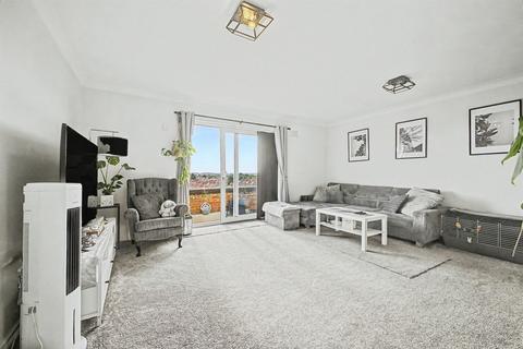 1 bedroom flat for sale, Baronson Gardens, Northampton