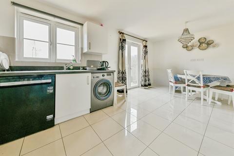 4 bedroom semi-detached house for sale, Fishers Green Road, STEVENAGE