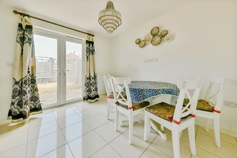 4 bedroom semi-detached house for sale, Fishers Green Road, STEVENAGE