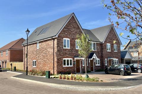 3 bedroom end of terrace house for sale, The Orchards, Leighwood Fields, GU6