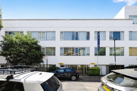 Drayton Park, London N5