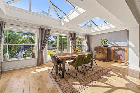 5 bedroom semi-detached house to rent, The Avenue, Hampton, TW12