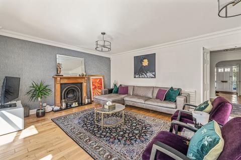 5 bedroom semi-detached house to rent, The Avenue, Hampton, TW12