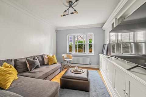 5 bedroom semi-detached house to rent, The Avenue, Hampton, TW12