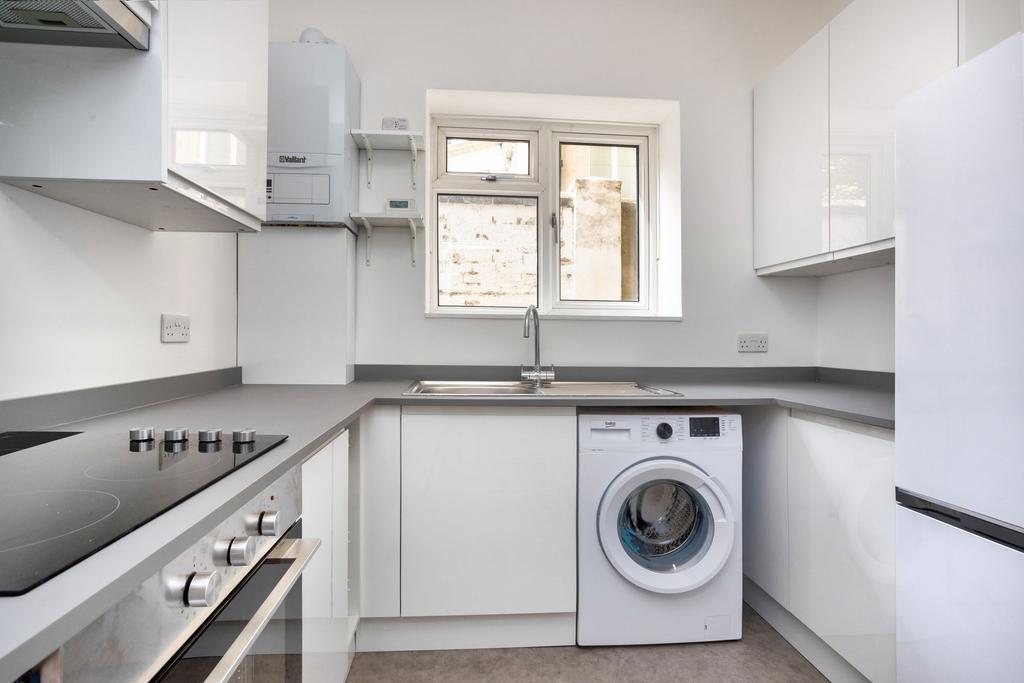 Apartment in Hove - View 2