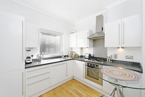 2 bedroom flat to rent, Hatherley Grove, Bayswater, W2