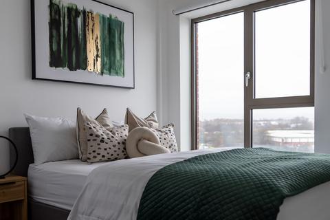 2 bedroom flat to rent, at Property Sense, Apartment 1007, New Baillie Street OL16