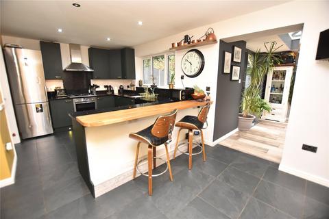 5 bedroom detached house for sale, Templegate Avenue, Leeds, West Yorkshire