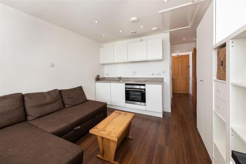 Studio to rent, Long Acre, Bath BA1