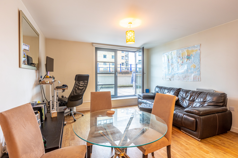 1 bedroom apartment for sale, Commercial Road, London, E14