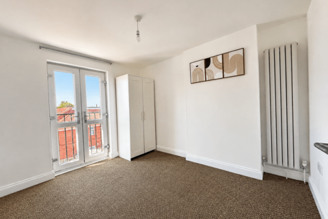 5 bedroom end of terrace house to rent, Cromwell Road, Hounslow, TW3