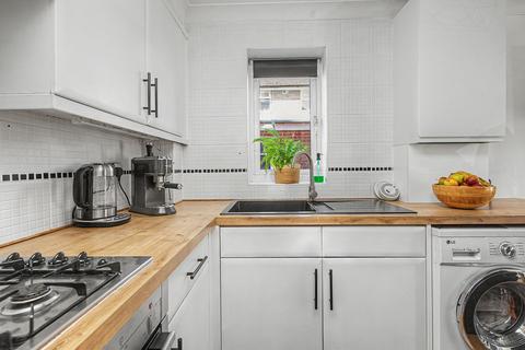 2 bedroom flat for sale, Essex Court, Thame OX9