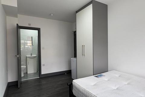 Flat share to rent, Dickens Avenue, Uxbridge
