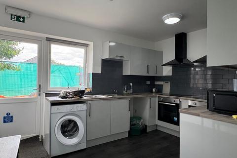Flat share to rent, Dickens Avenue, Uxbridge