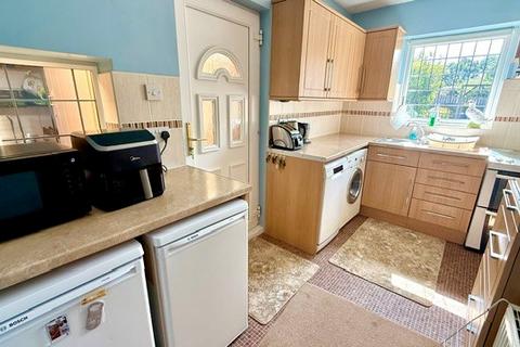 2 bedroom house to rent, Reney Drive, Sheffield, S8
