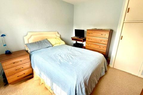 2 bedroom house to rent, Reney Drive, Sheffield, S8
