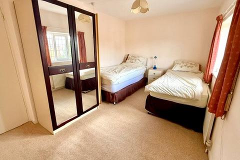 2 bedroom house to rent, Reney Drive, Sheffield, S8