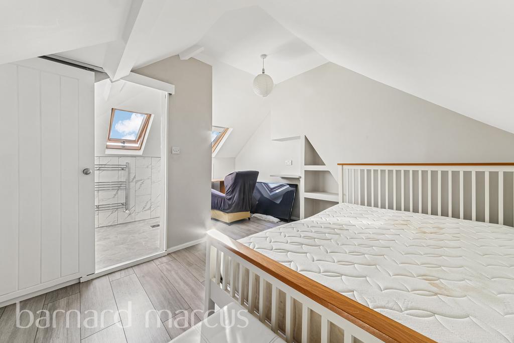 House in MITCHAM - More