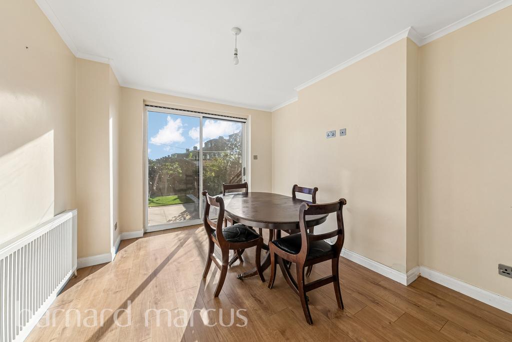 House in MITCHAM - View 3