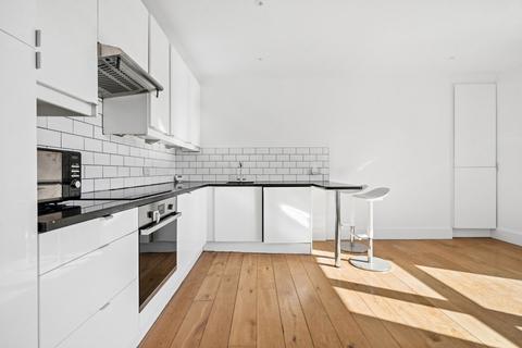 2 bedroom apartment to rent, Roxborough Park, Harrow, HA1