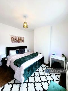 2 bedroom terraced house to rent, Stovell Road, Moston, Manchester, M40