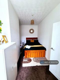2 bedroom terraced house to rent, Stovell Road, Moston, Manchester, M40