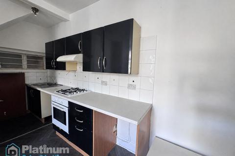 2 bedroom terraced house to rent, Blackhouse Road, Huddersfield