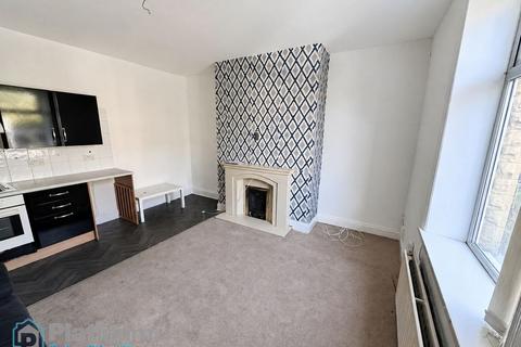 2 bedroom terraced house to rent, Blackhouse Road, Huddersfield