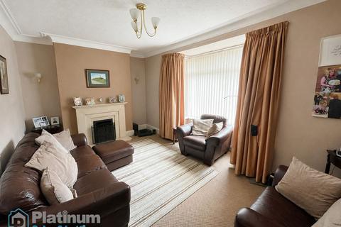 3 bedroom semi-detached house to rent, Cressfield Road, Huddersfield