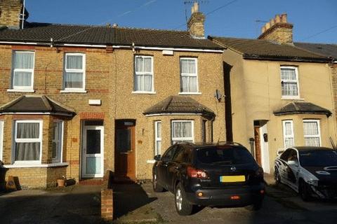 3 bedroom terraced house to rent, Queens Road, Slough