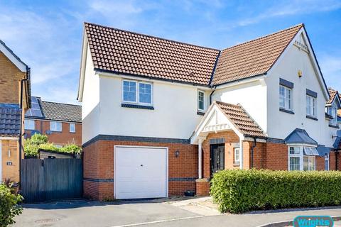 4 bedroom semi-detached house to rent, Walmesley Chase, Trowbridge