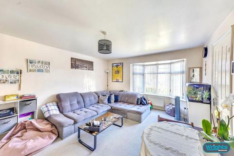 4 bedroom semi-detached house to rent, Walmesley Chase, Trowbridge