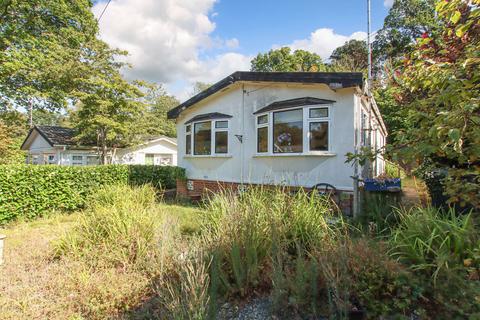 2 bedroom park home for sale, WIGGINTON