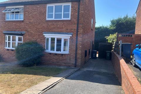 2 bedroom semi-detached house to rent, Rangeworthy Close, Redditch