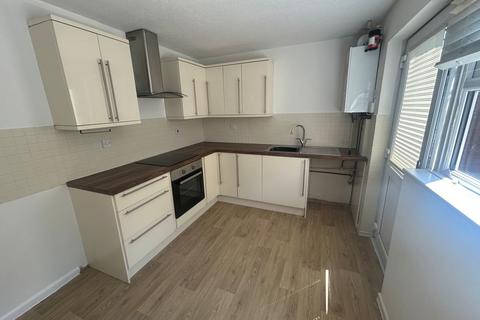 2 bedroom semi-detached house to rent, Rangeworthy Close, Redditch