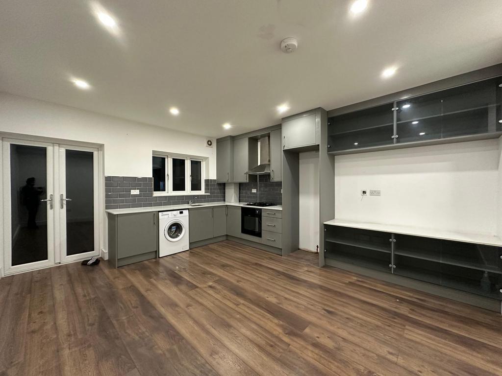 House in HAYES - View 2