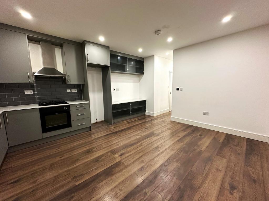 House in HAYES - View 3