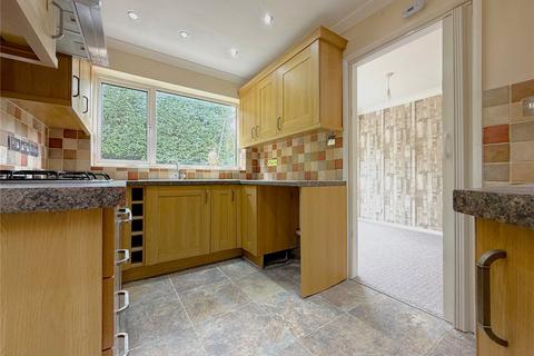 3 bedroom detached house to rent, 2 Boningale Close, Stirchley, Telford, Shropshire