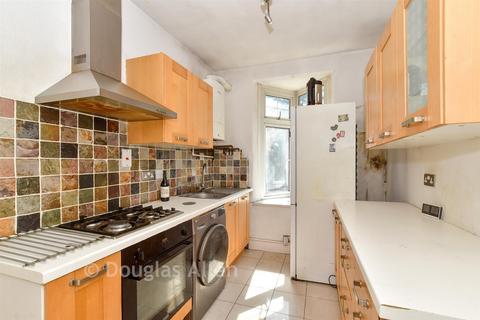 1 bedroom flat for sale, Forest Road, London E17