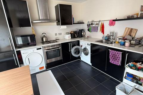 2 bedroom apartment to rent, Waterside, Shirley B90