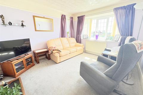 2 bedroom detached bungalow for sale, Leith Avenue, Portchester