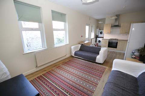 3 bedroom ground floor flat to rent, Monthermer Road, Cathays, Cardiff, CF24 4RA