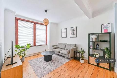 2 bedroom end of terrace house to rent, Herbert Road, Bromley, BR2